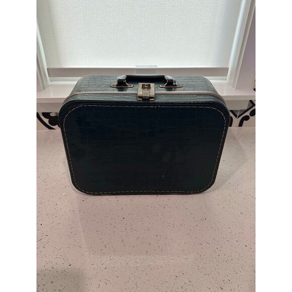 Vintage Traincase ~ Blue Makeup or Toiletries Case 1950’s or 1960’s - Picture 2 of 4